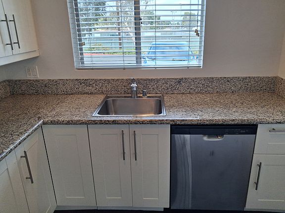 3rd image of 4345 Lowell St #2