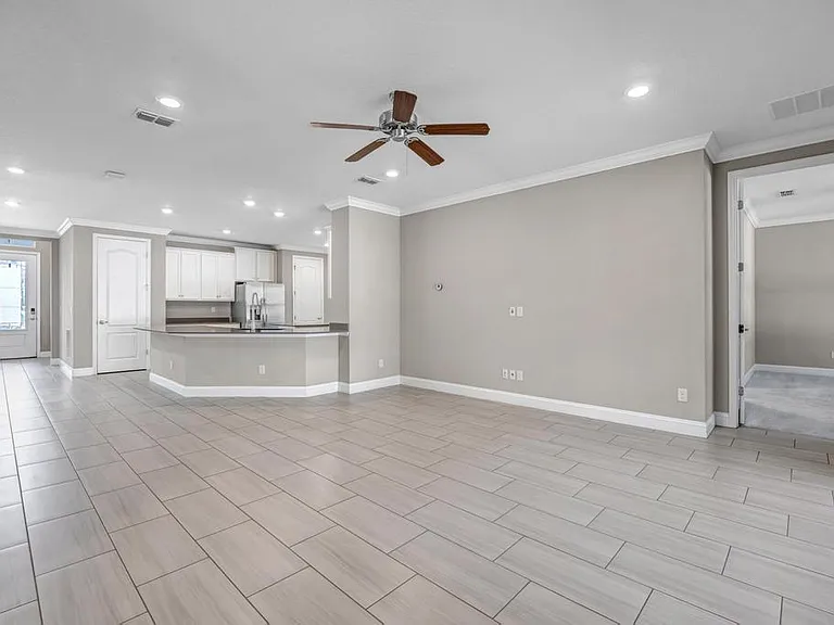 275 Renwick Pkwy — Photo 12