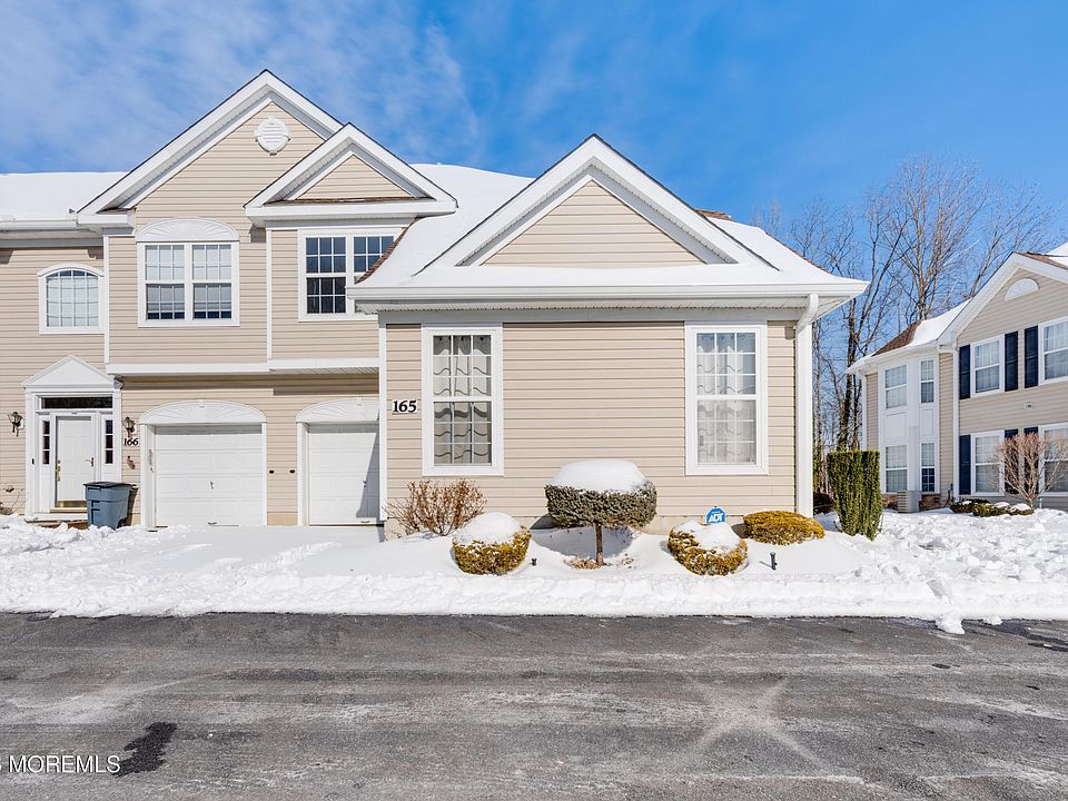 1st image of 165 Shinnecock Dr