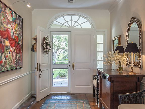 5th image of 211 Clarkson Ln