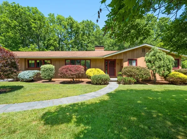 616 Lynn Ln, Waynesboro, VA 22980