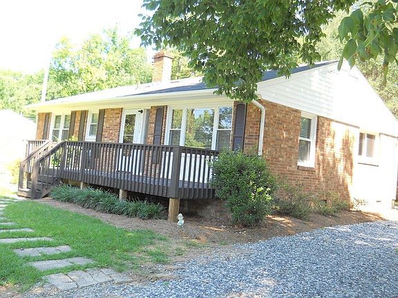 3rd image of 1614 Lakewood Dr