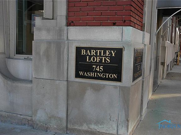 2nd image of 745 Washington St APT 404
