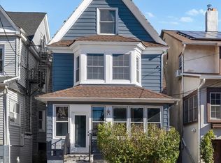 21 Valley Pl, Edgewater, NJ 07020