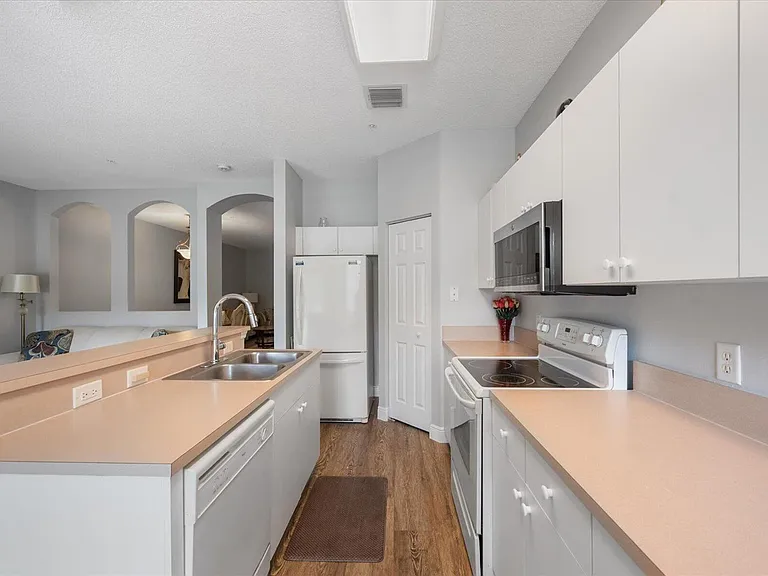 112 Lighthouse Cir #G — Photo 9