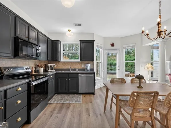 216 Parc View Ln, Woodstock, GA 30188