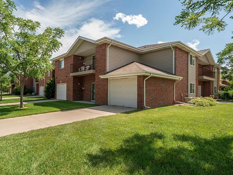 Pinebrook Apartment Rentals - Lincoln, NE | Zillow