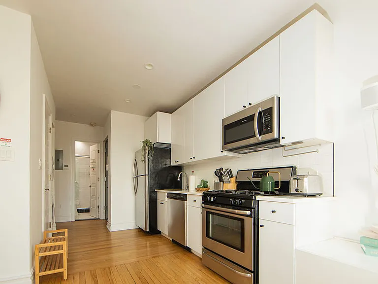 111 Greenpoint Ave #A2 — Photo 11