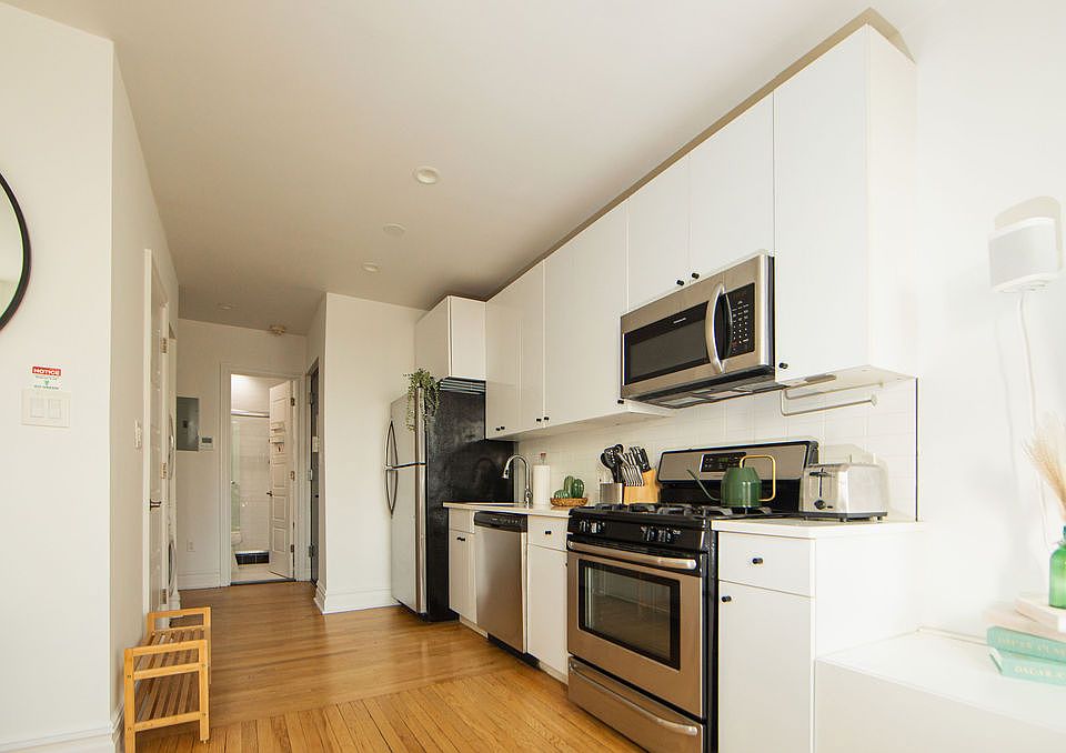 1st image of 111 Greenpoint Ave APT A2