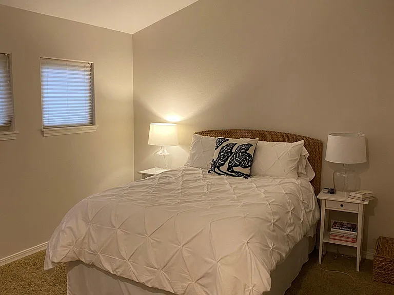 826 E Riverpark Ln — Photo 6