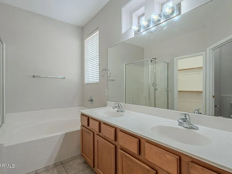 1930 E Hayden Ln #111 — Photo 4