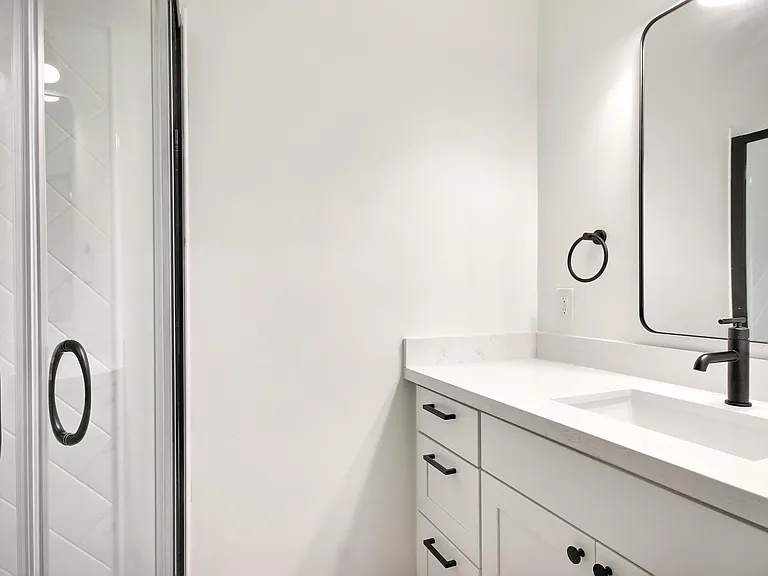 4710 16th Ave NE #B — Photo 5