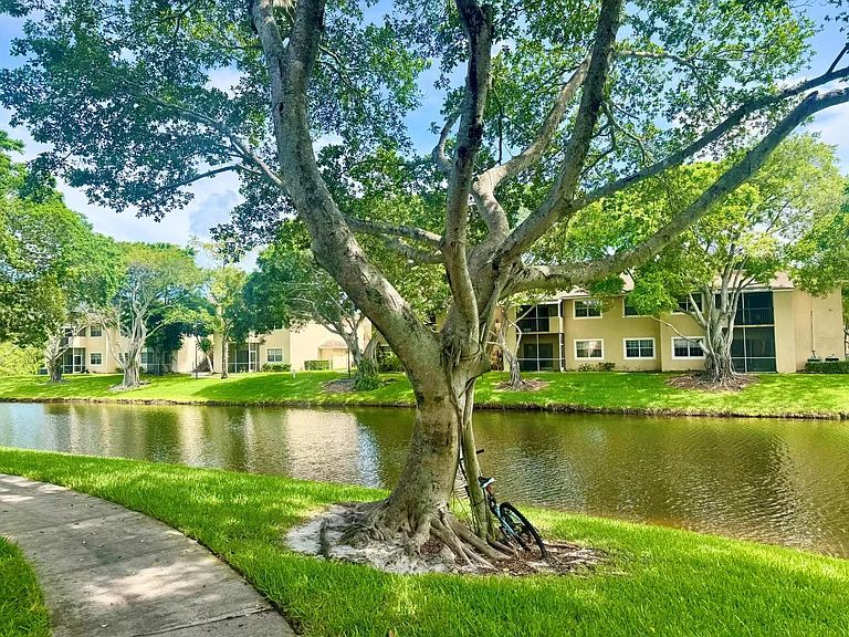 640 Cypress Club Way #J12 — Photo 21
