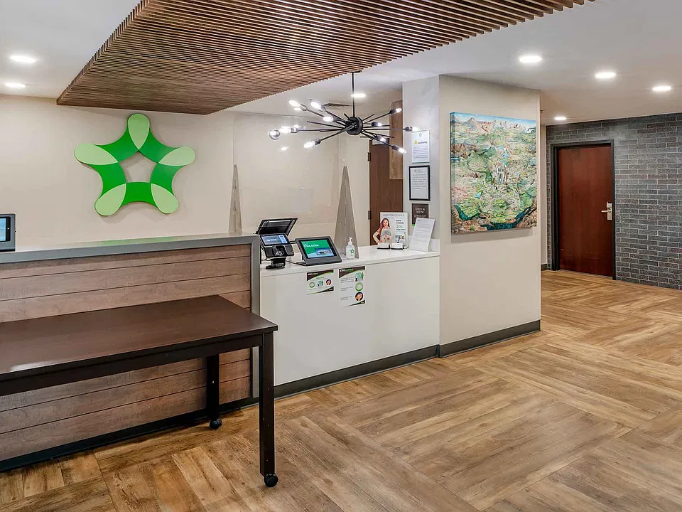 Lobby and Guest Check-in