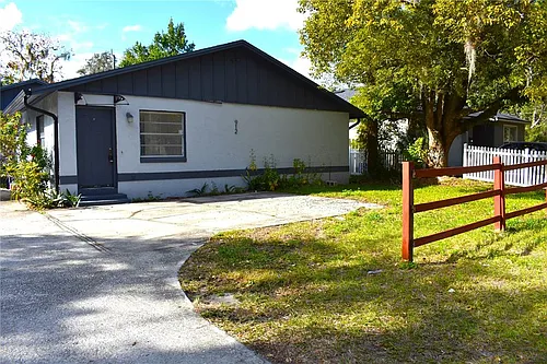 912 Pine Ave Photo 1