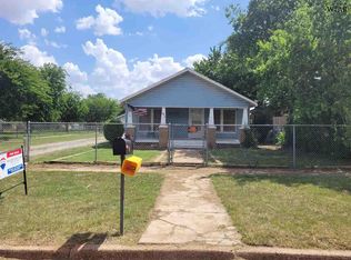 102 E Ida Ave, Electra, TX 76360