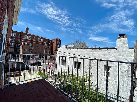 Rented by Remax Real Estate Professionals | media 16