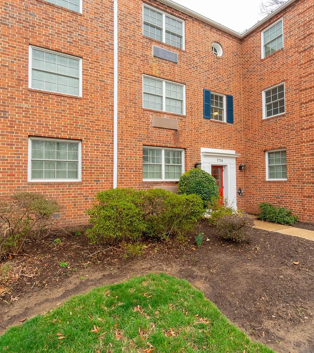 1 bed, 1.0 bath, 683 sqft, $1,875 — Photo 2