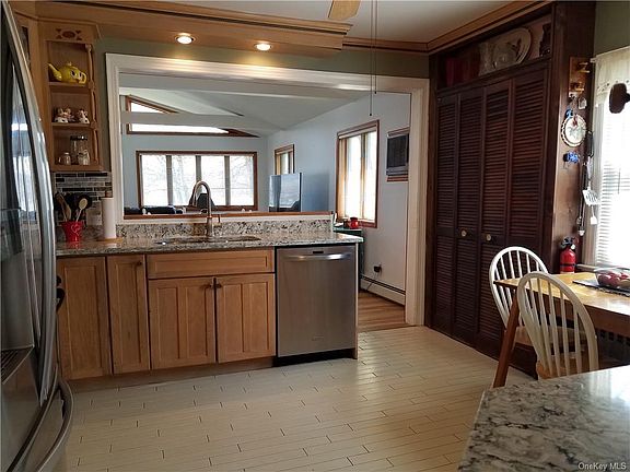 5th image of 108 Lakewood Dr