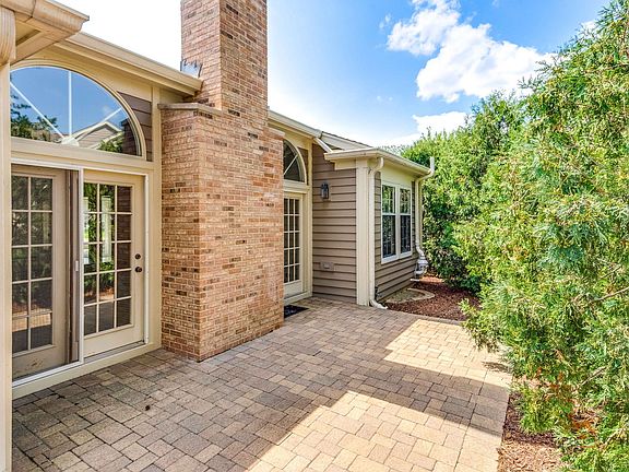 5th image of 122 Kilchurn Ln