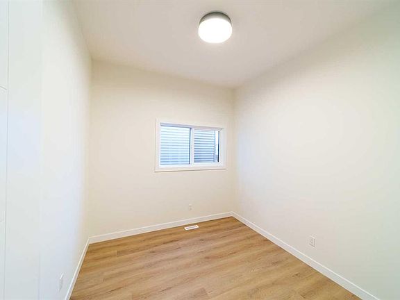 5th image of 1185 W Iron Ridge Ave