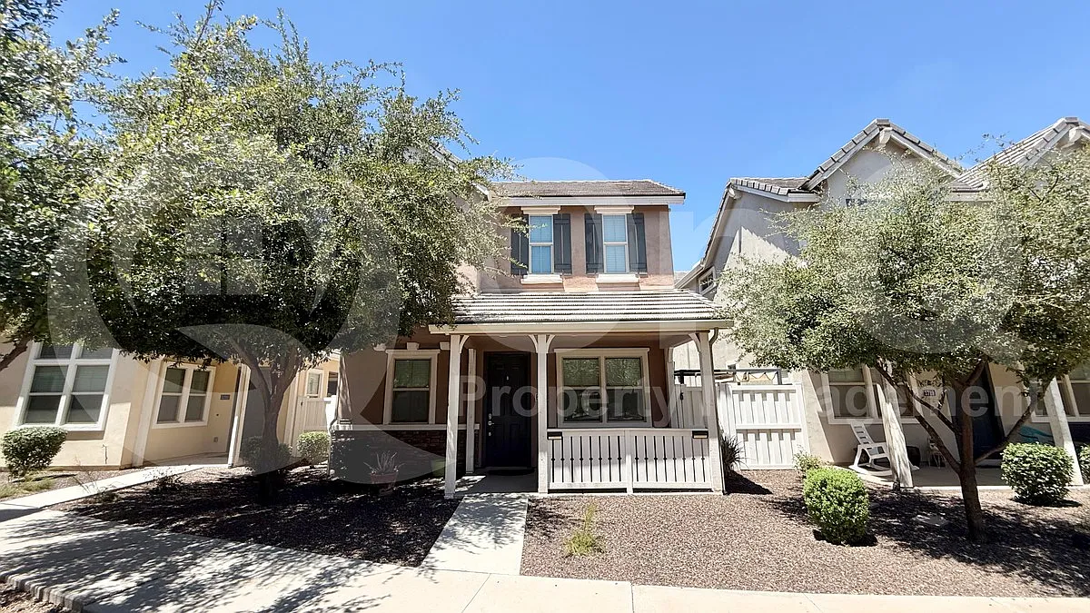 3 bed, 3.5 bath, 1944 sqft, $2,370 — Photo 1