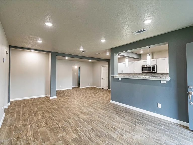 3818 Blodgett St — Photo 35