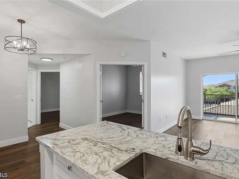 6321 Aragon Way #306 — Photo 15