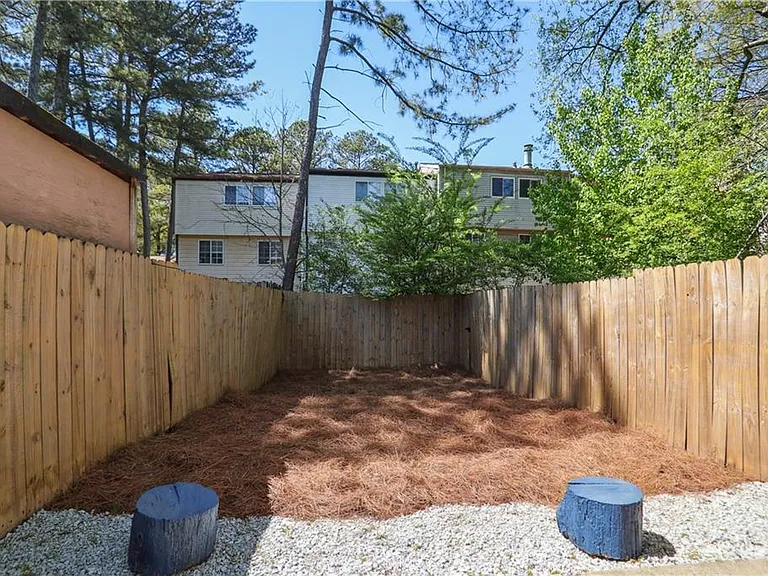1820 Cumberland Valley Pl SE — Photo 2