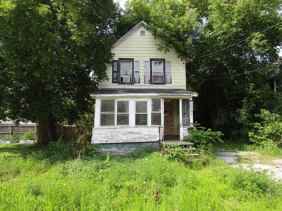 2nd image of 33 Fourth Street