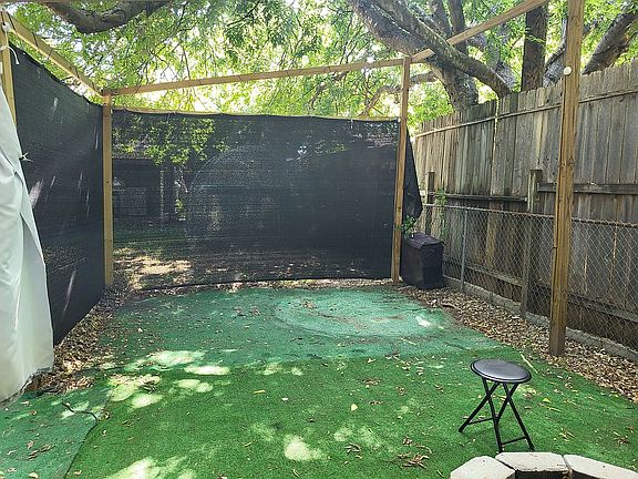 Side yard w/privacy fence   