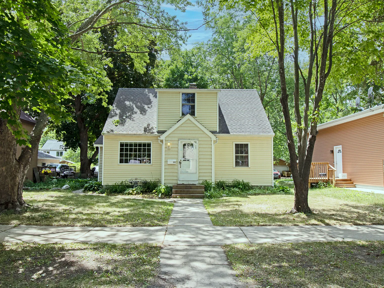 3 bed, 1607 sqft, $1,550 — Photo 1