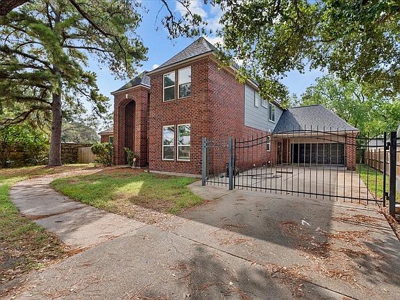 2nd image of 14003 Muirfield Ln