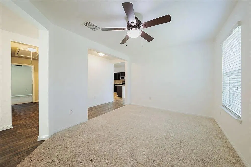 4 bed, 2.0 bath, 2029 sqft, $2,180 — Photo 4