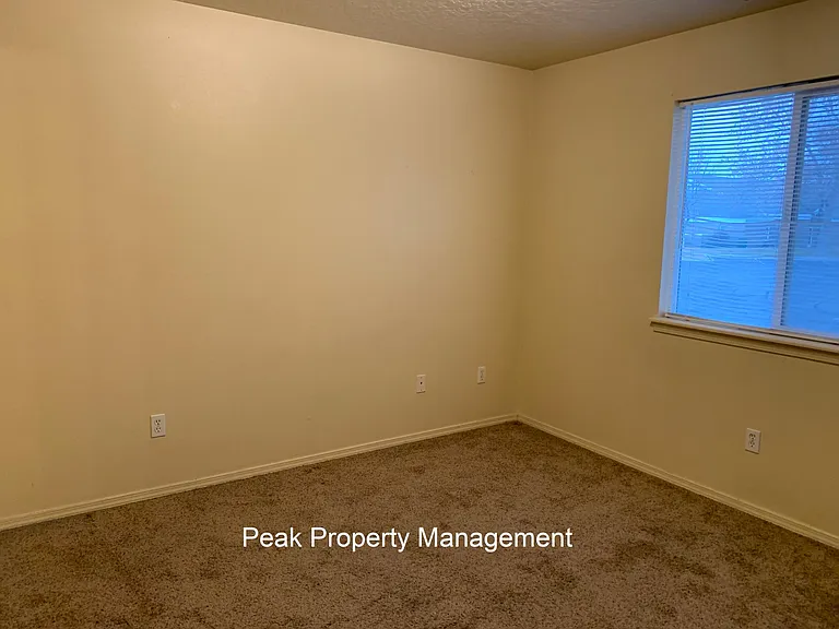 106 Hunter Ct #101 — Photo 8