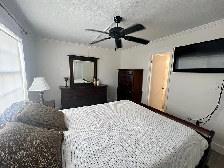 1458 Tamiami Trl #T7 — Photo 2