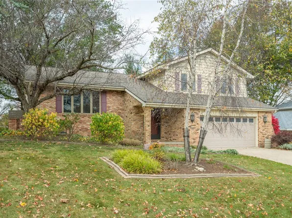 1754 NW 100th Pl, Clive, IA 50325