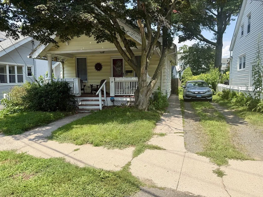 2 bed, 1.0 bath, 986 sqft, $1,950 — Photo 2