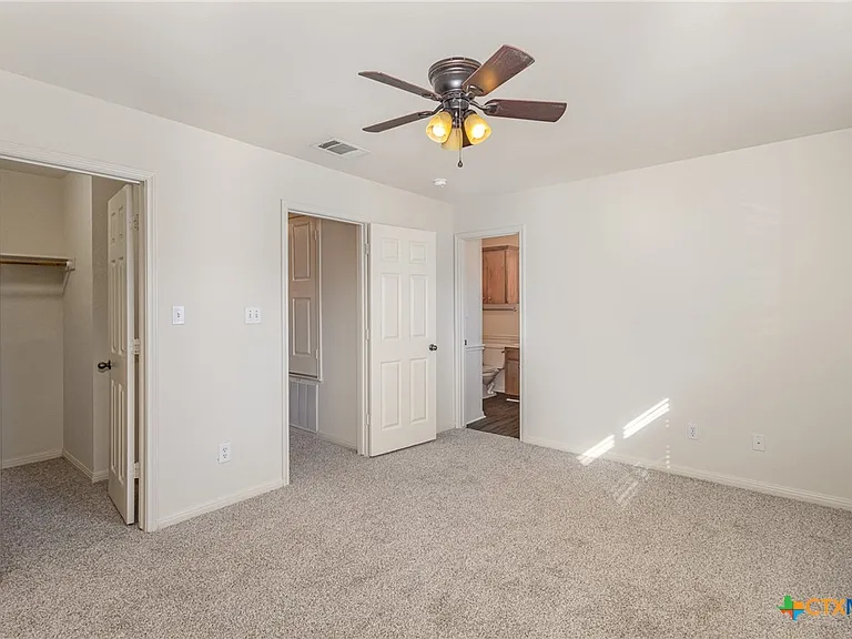 2215 Dry Creek Dr — Photo 7
