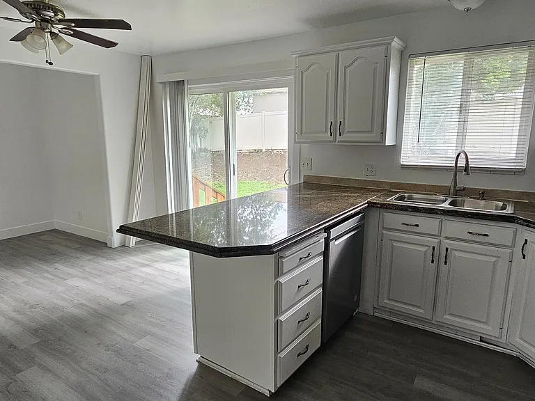 11809 S 1000 E — Photo 13