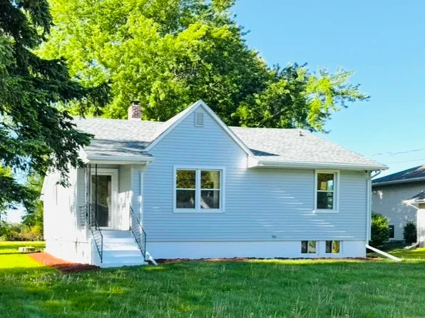 2851 44th St, Highland, IN 46322