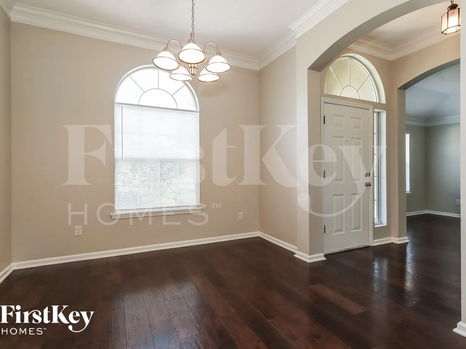 4 bed, 2.0 bath, 2005 sqft, $2,925 — Photo 4
