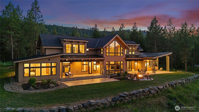 2nd image of 620 Fortune Creek Lane