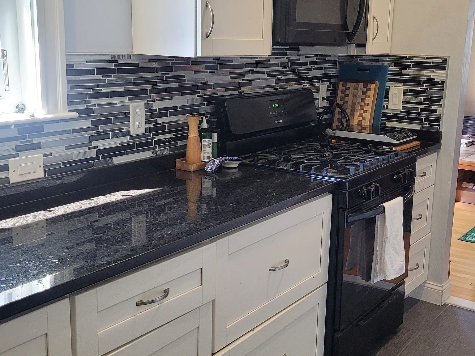 2 bed, 1000 sqft, $2,800 — Photo 2