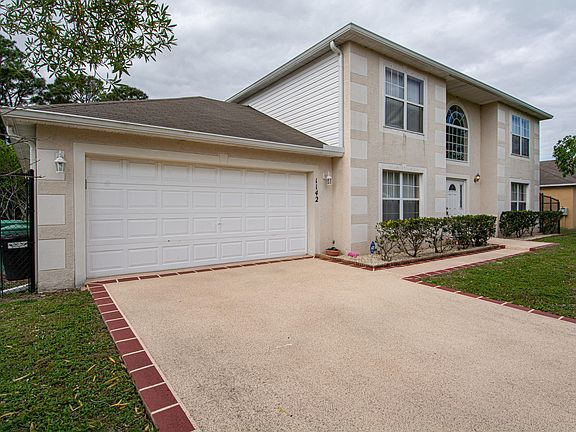 2nd image of 1142 SE Floresta Dr