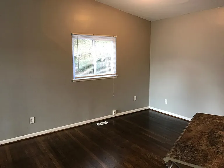 Dining area 1