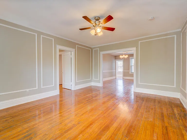 6331 Southwood Ave #3W — Photo 2