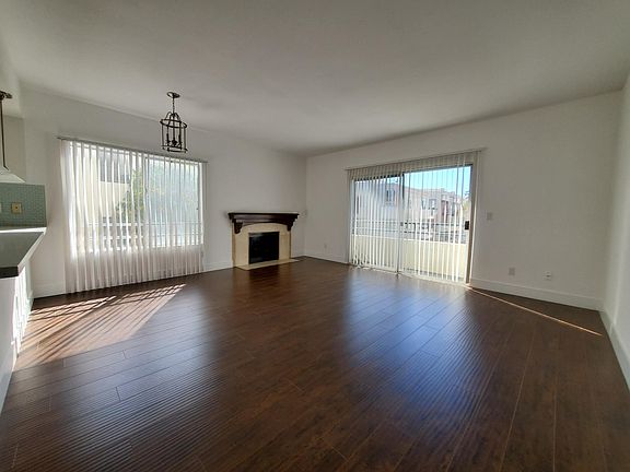 4th image of 1546 Amherst Ave #21