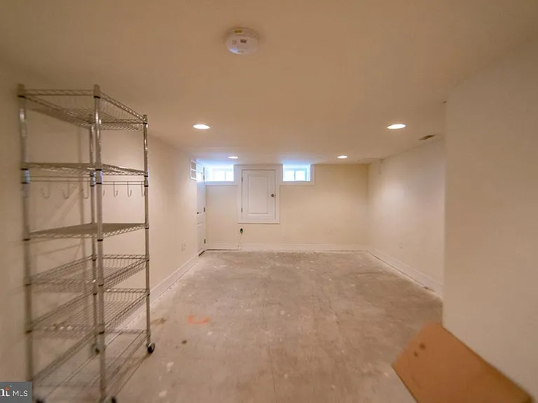 2147 Ellsworth St — Photo 10