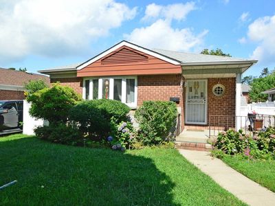 24943 52nd Ave, Flushing, NY, 11362